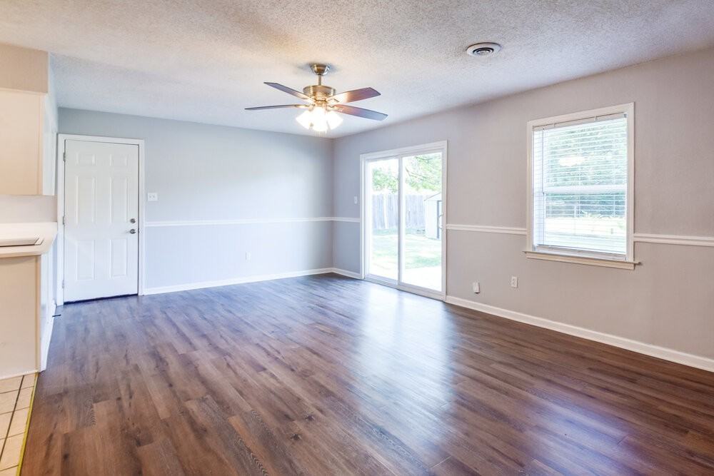 5691 Briarwood Dr - Photo 4 of 16