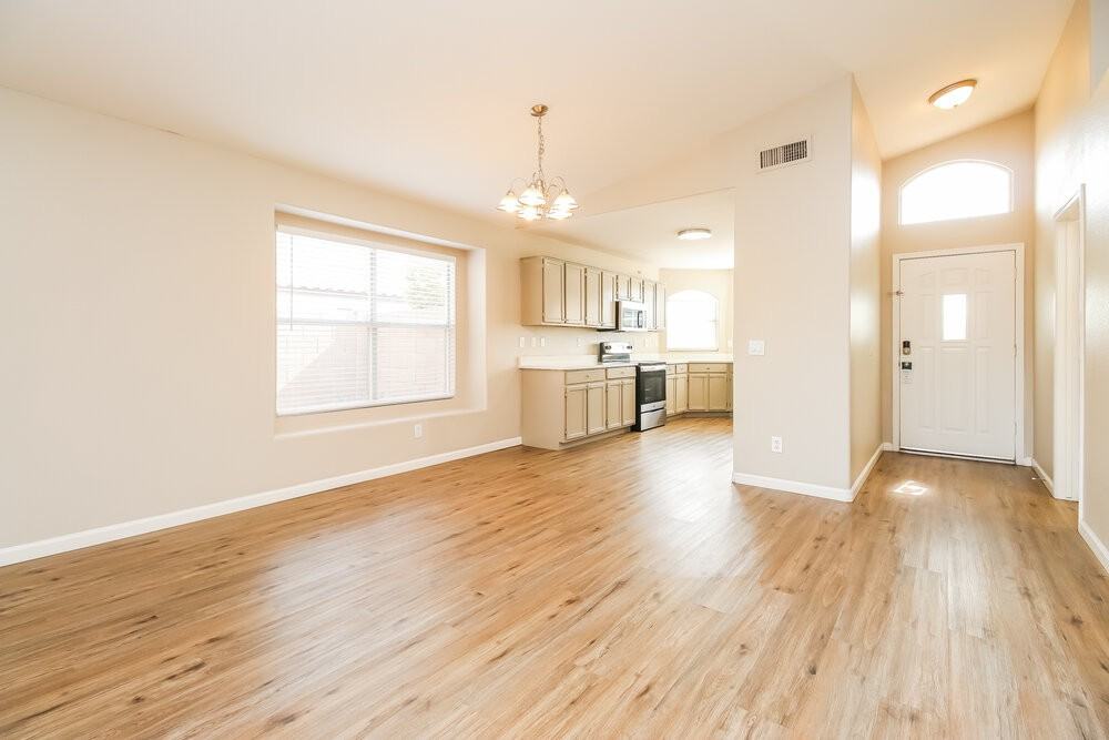 2044 S Avoca Cir - Photo 5 of 16