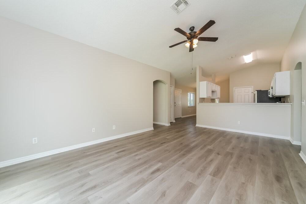 1323 Hillview Dr - Photo 6 of 16