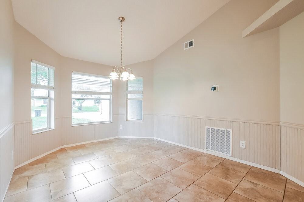 2523 Dovetail Dr - Photo 6 of 16