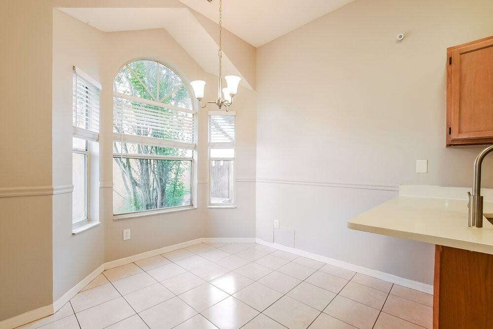 2523 Dovetail Dr - Photo 7 of 16