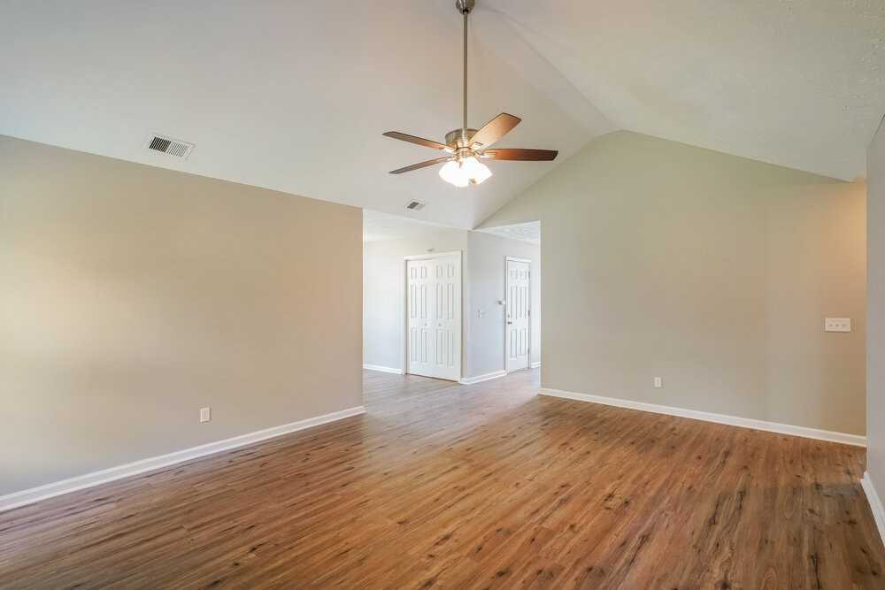 722 Lou Gehrig Cir - Photo 3 of 16