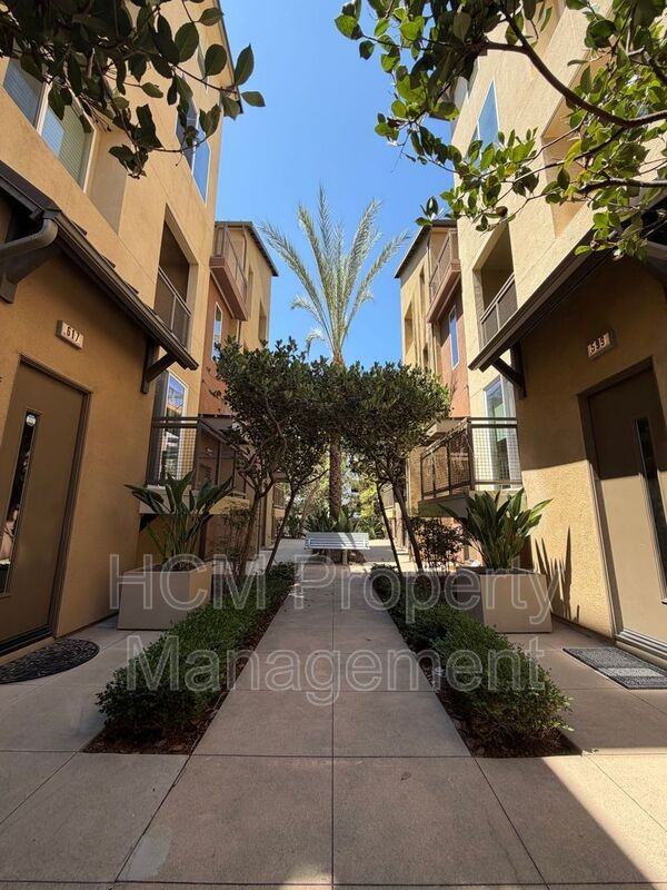 595 Rockefeller - Photo 3 of 32
