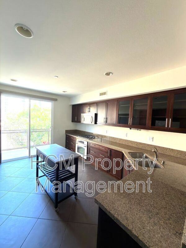 595 Rockefeller - Photo 6 of 32