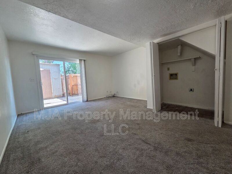 1149 Wn - Photo 2 of 11