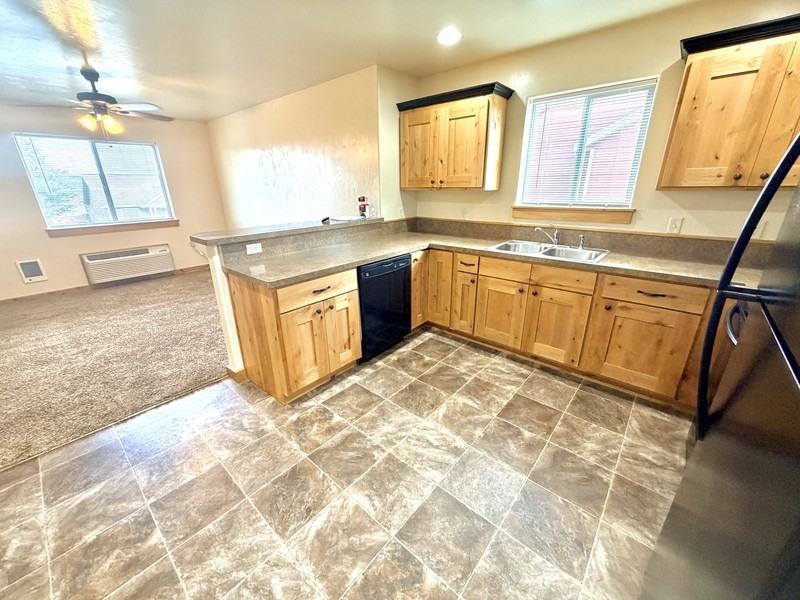 3724 Travertine Way - Photo 7 of 17