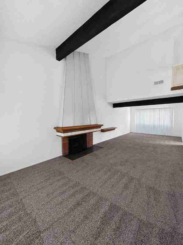 4459 Avenida Granada - Photo 3 of 20