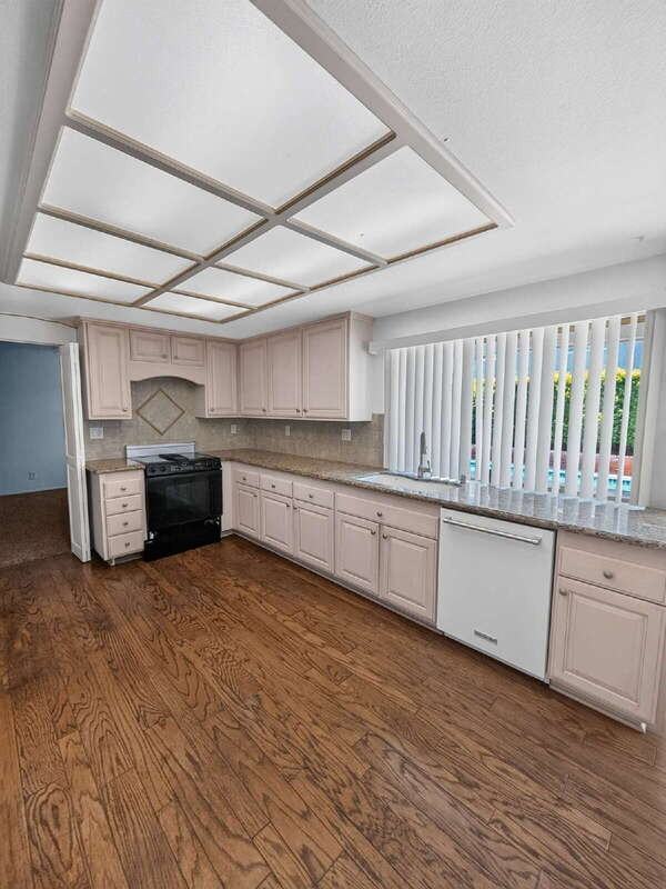 4459 Avenida Granada - Photo 4 of 20