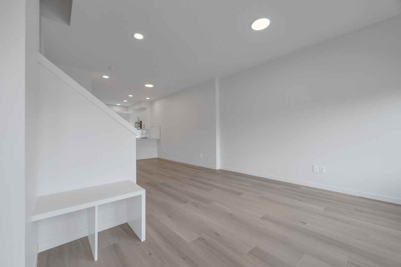 8136 227 St Nw - Photo 5 of 37