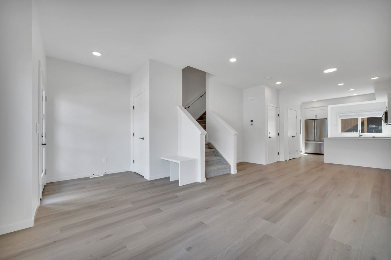 8136 227 St Nw - Photo 6 of 37