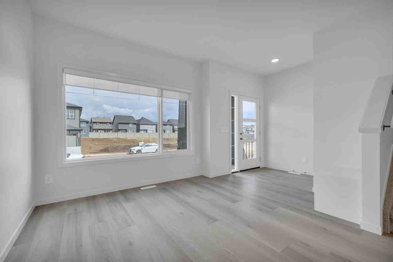 8136 227 St Nw - Photo 7 of 37