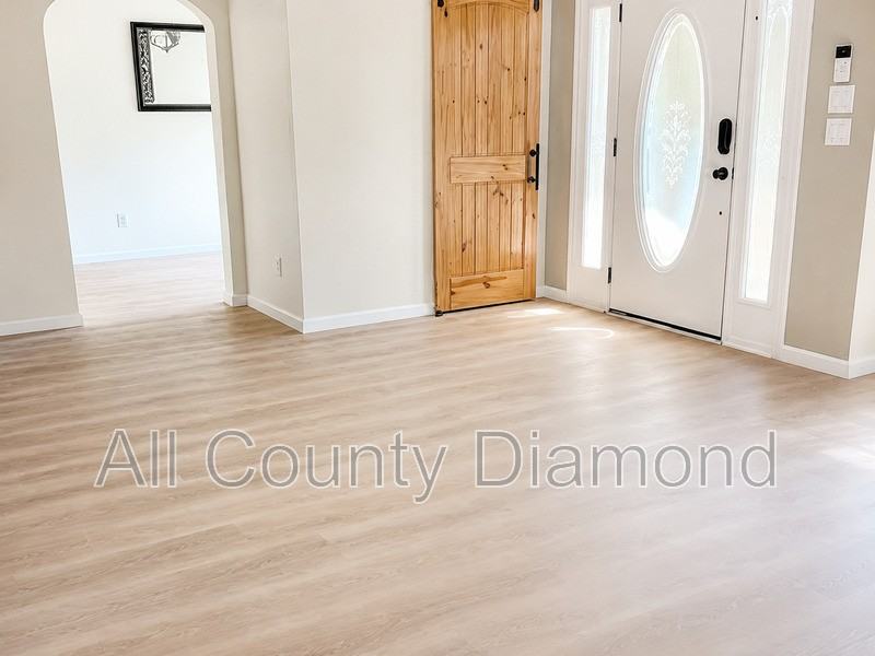 3213 Azalea Cir - Photo 4 of 21