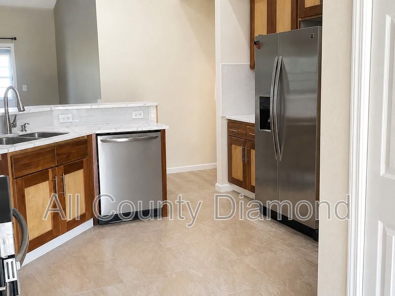 3213 Azalea Cir - Photo 5 of 21