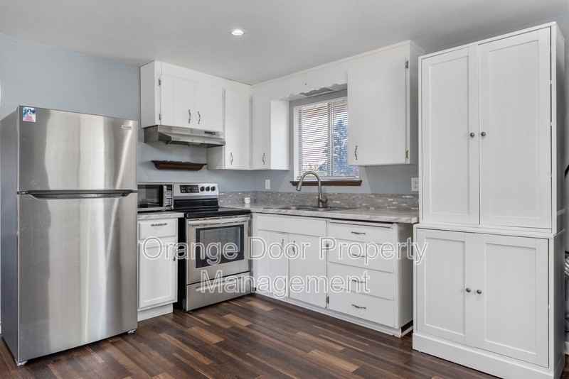 1613 Wheeler St S - Photo 5 of 33
