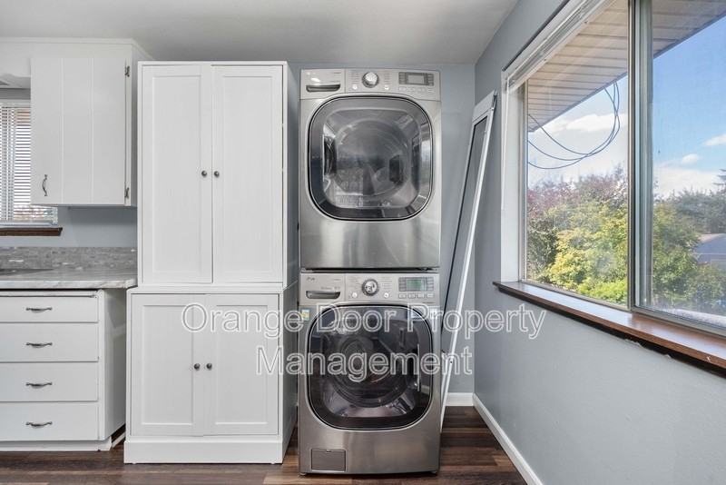 1613 Wheeler St S - Photo 6 of 33