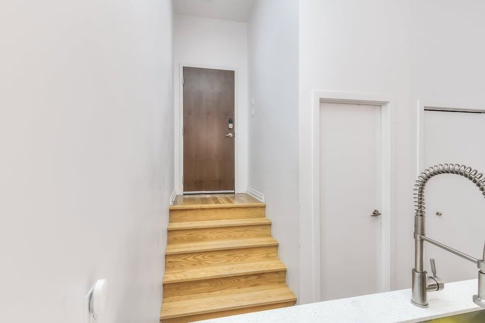 2037 Rue Clark #22 - Photo 5 of 11