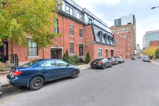 2037 Rue Clark #22 - Photo 1 of 1