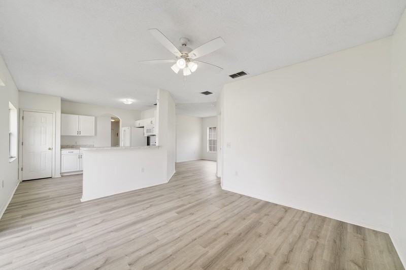 566 Hummingbird Ct - Photo 2 of 12