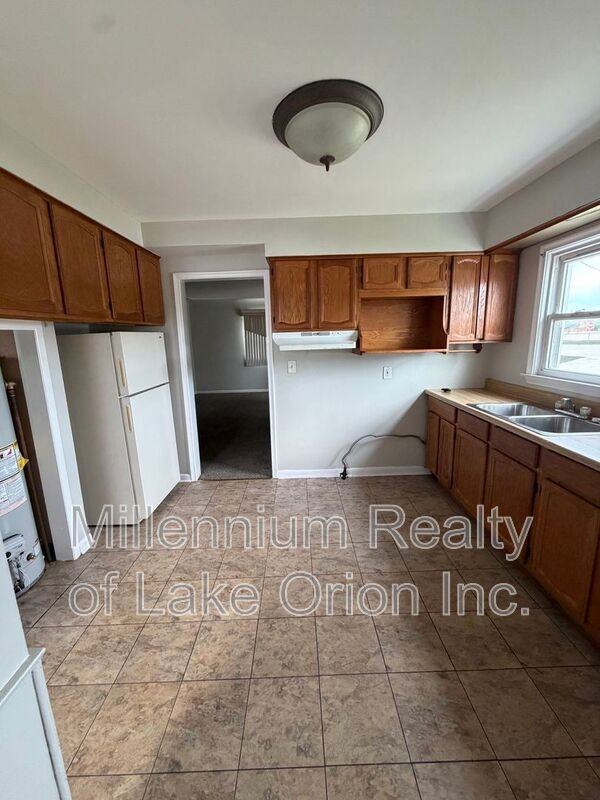 34019 Garfield Rd - Photo 5 of 15