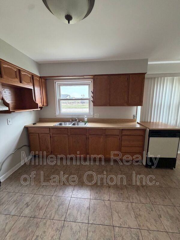 34019 Garfield Rd - Photo 6 of 15