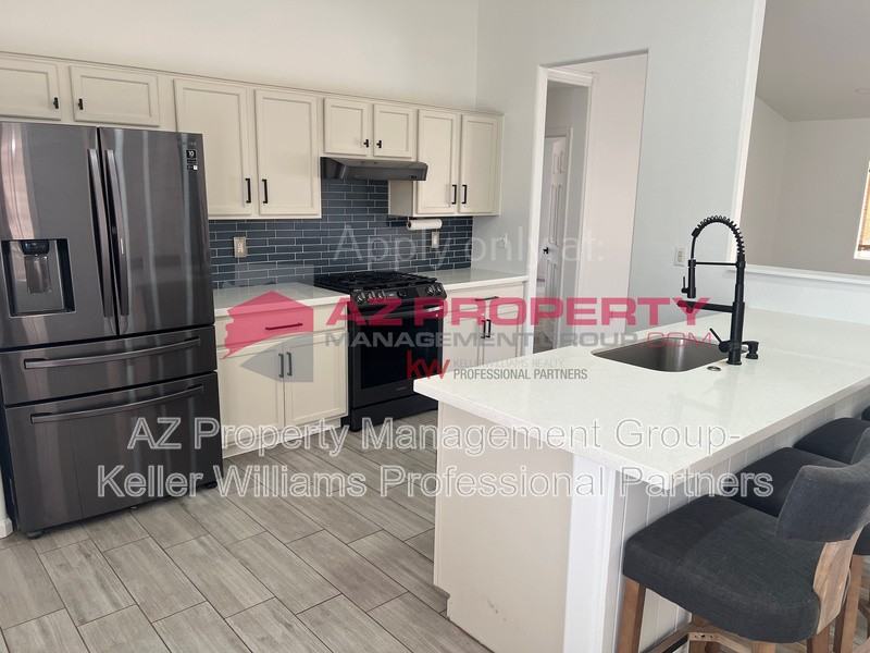 2447 S 80th Ln - Photo 2 of 19