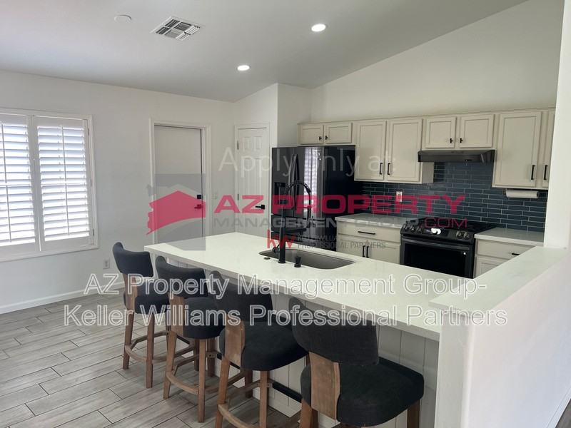 2447 S 80th Ln - Photo 4 of 19