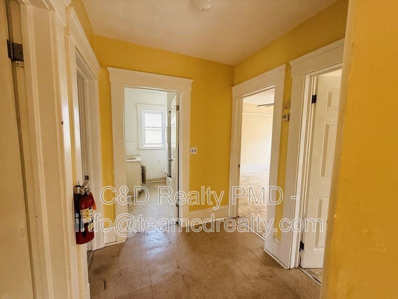 10749 Hull Ave - Photo 7 of 11