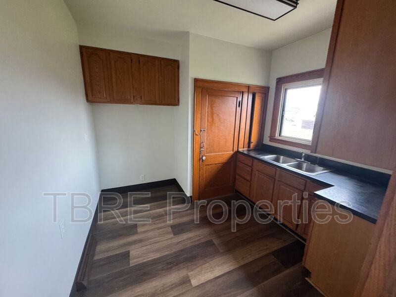2630 S 4th St - Photo 3 of 9