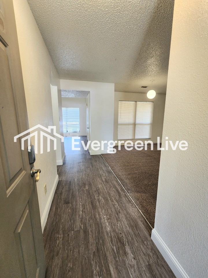 2113 Santa Clara Ct - Photo 2 of 20