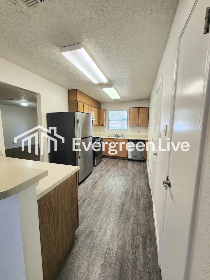 2113 Santa Clara Ct - Photo 7 of 20