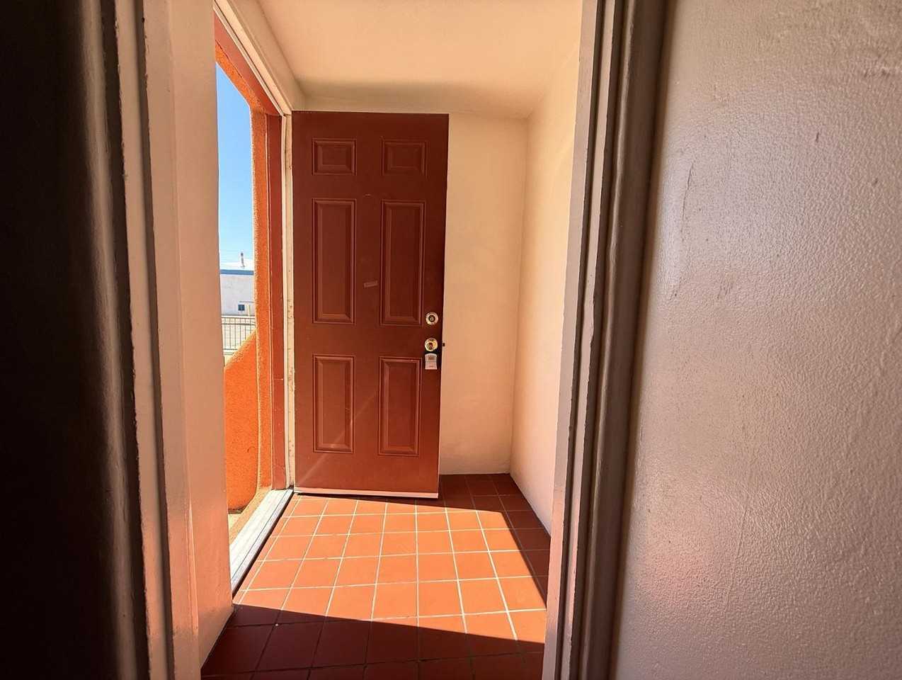 2409 Iris Rd Nw - Photo 4 of 18
