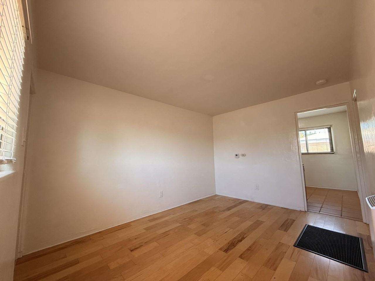 2409 Iris Rd Nw - Photo 5 of 18