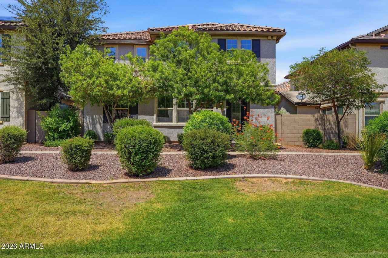 464 N Ranger Trl - Photo 2 of 43