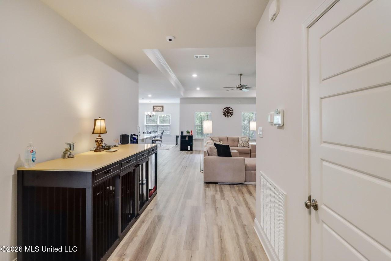 4937 Fern Dr - Photo 3 of 30