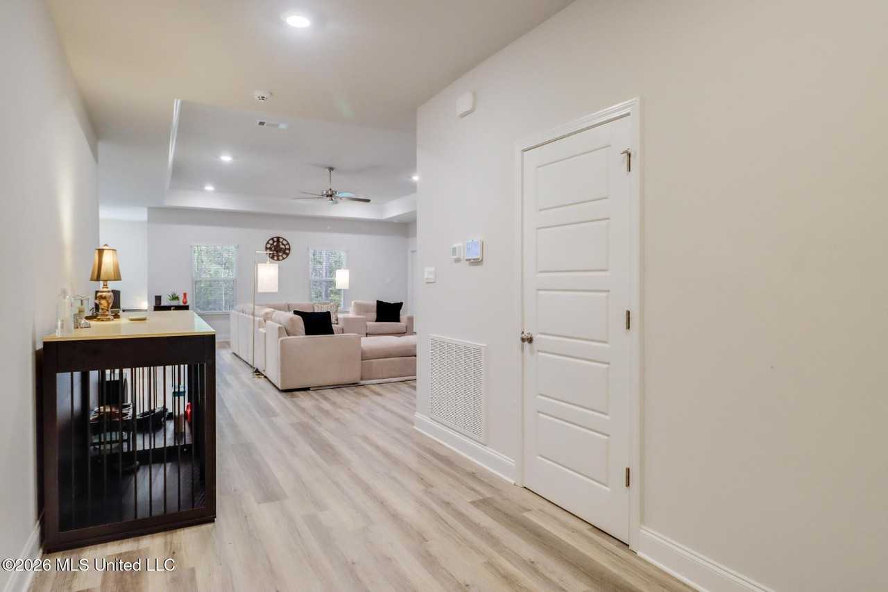 4937 Fern Dr - Photo 4 of 30