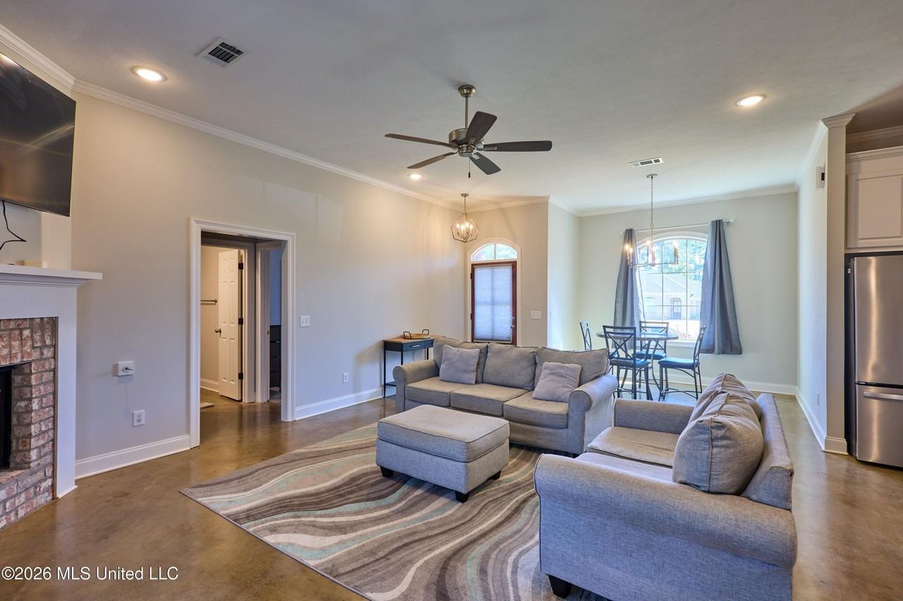 115 Rotherfield Pl - Photo 6 of 16