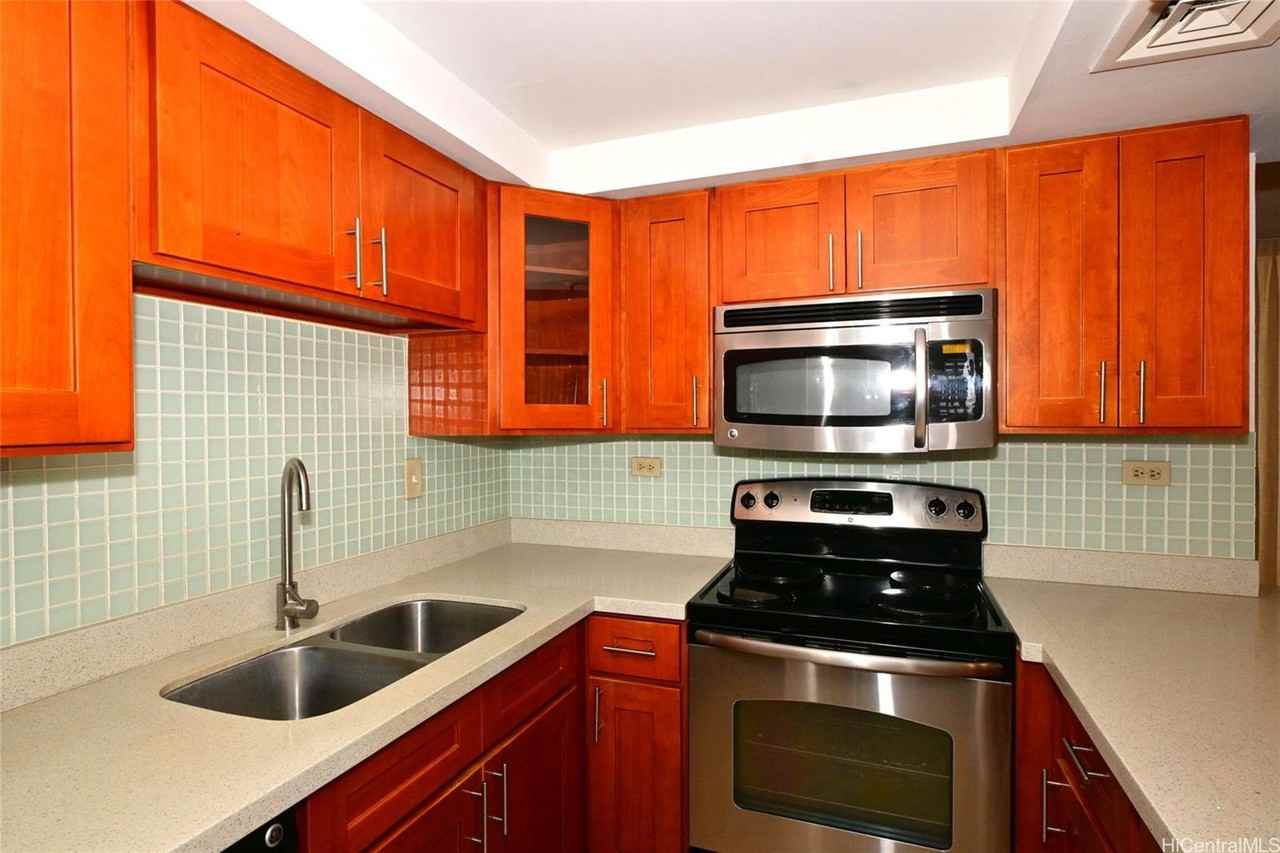 2499 Kapiolani Blvd #2201 - Photo 3 of 24