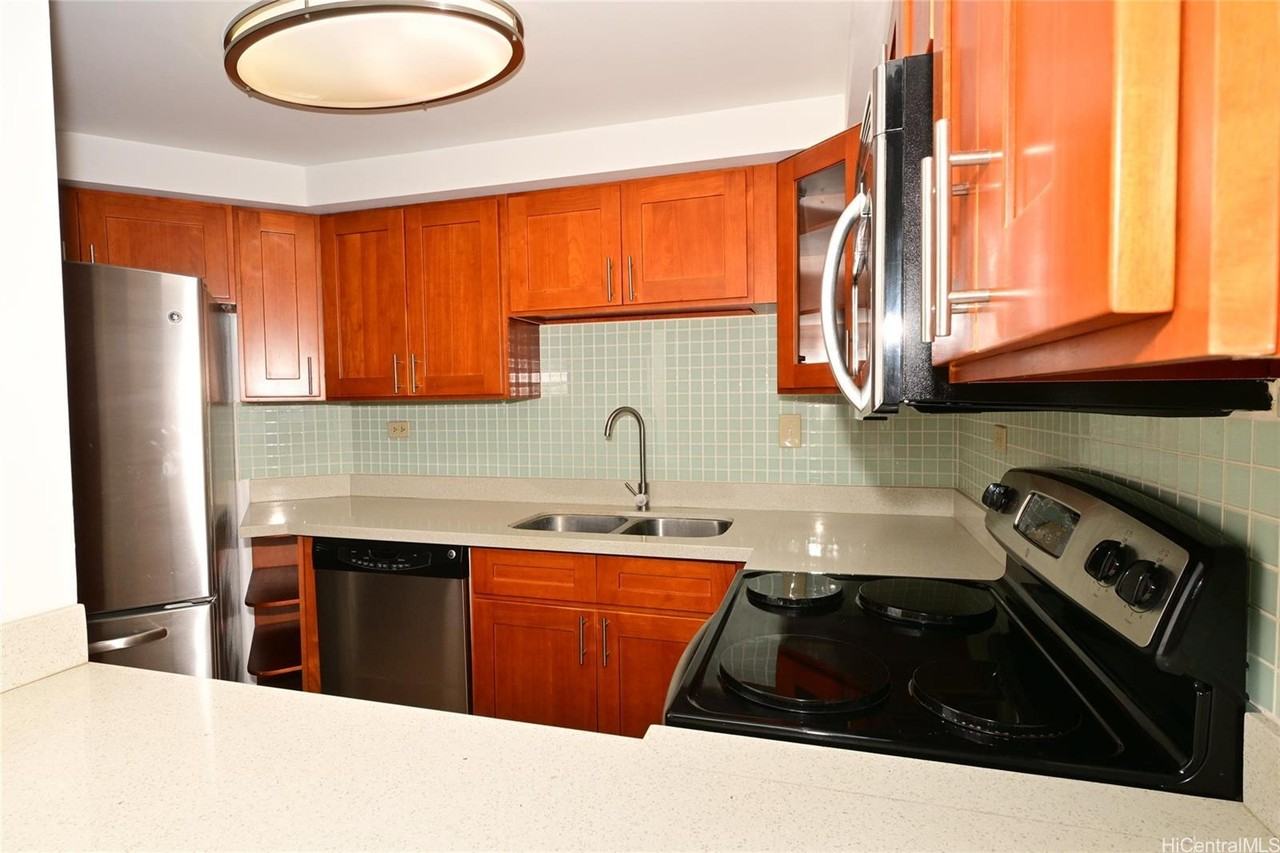 2499 Kapiolani Blvd #2201 - Photo 7 of 24