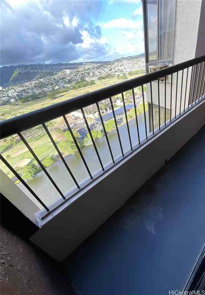320 Liliuokalani Ave #2004 - Photo 4 of 20