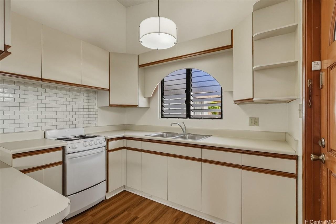 1135 Aikoo Pl #A - Photo 4 of 25