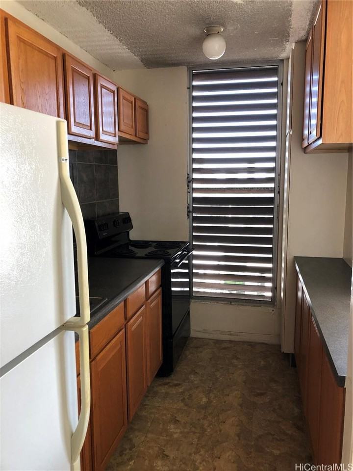 1556 Piikoi St #1108 - Photo 3 of 14