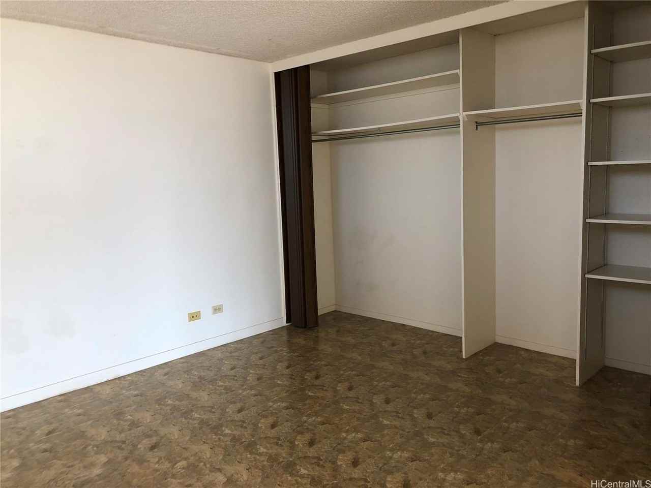 1556 Piikoi St #1108 - Photo 5 of 14