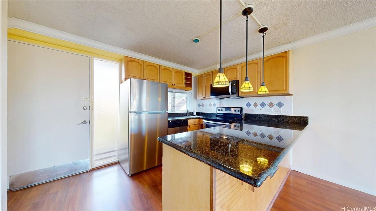 1617 Keeaumoku St #508 - Photo 3 of 25