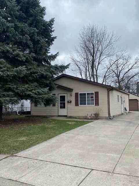 2924 117th St - Photo 3 of 11