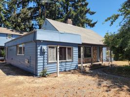 featured image of 985 Bever Dr Ne