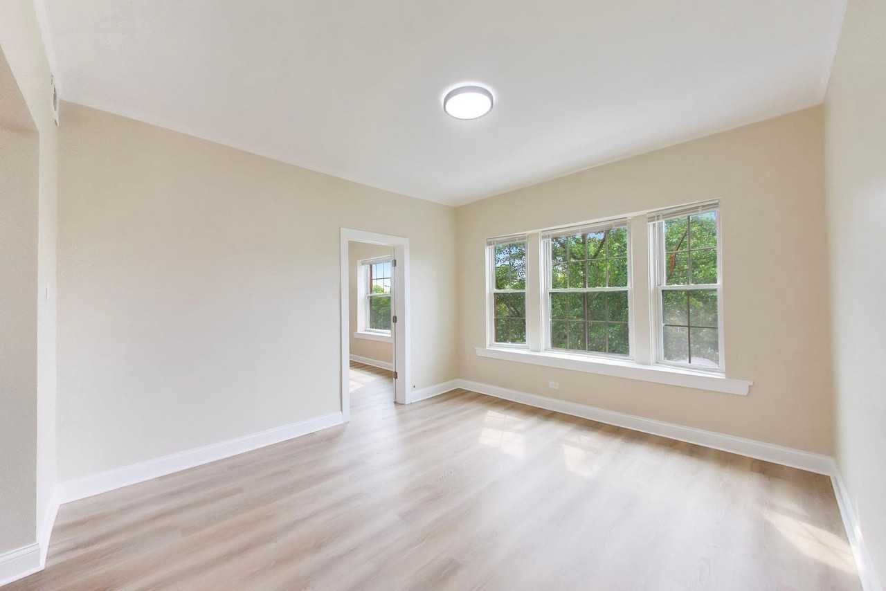 2235 N Kedzie Blvd #3 - Photo 6 of 27