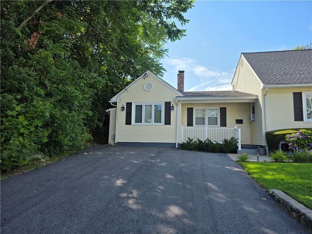 15 Royal Ave - Photo 2 of 14