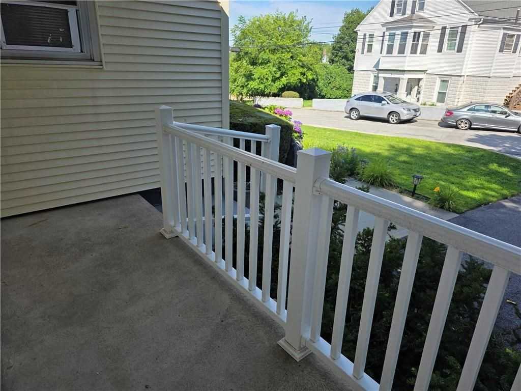 15 Royal Ave - Photo 4 of 14