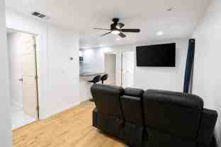 2402 East Doctor Martin Luther King Junior Boulevard, unit 4 - Photo 1 of 1