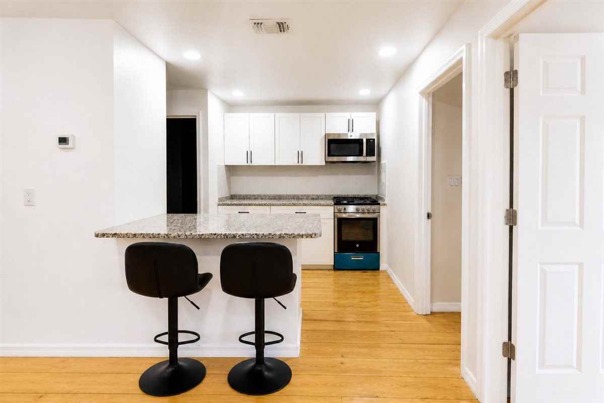 2402 East Doctor Martin Luther King Junior Boulevard, unit 4 - Photo 7 of 14